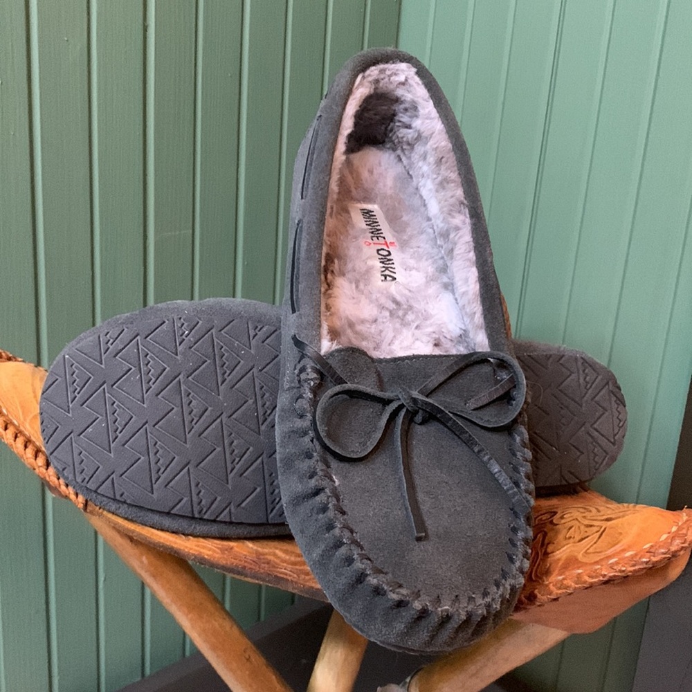 MINNETONKA slippers - Picture 2 of 3